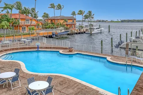 149 Harbors Way Boynton Beach FL 33435