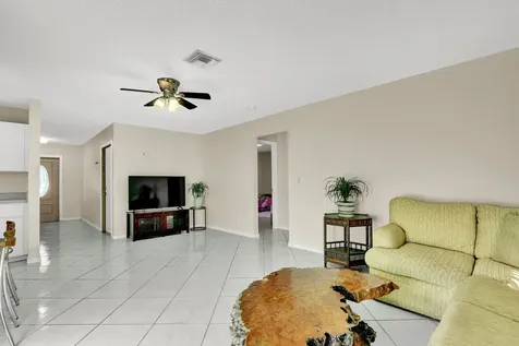 105 Sunflower Circle Royal Palm Beach FL 33411