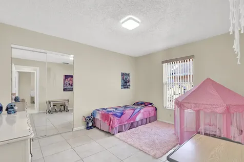 105 Sunflower Circle Royal Palm Beach FL 33411