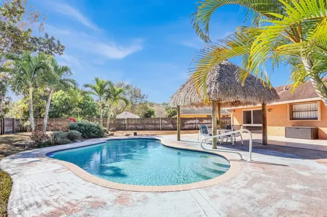 105 Sunflower Circle Royal Palm Beach FL 33411