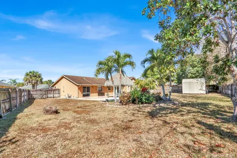 105 Sunflower Circle Royal Palm Beach FL 33411