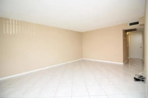 434 Fanshaw K Boca Raton FL 33434