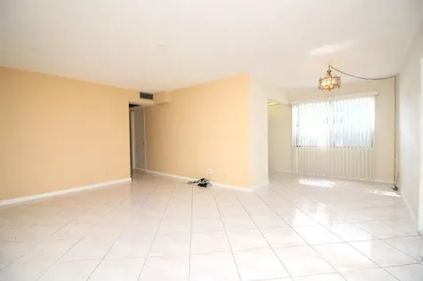 434 Fanshaw K Boca Raton FL 33434