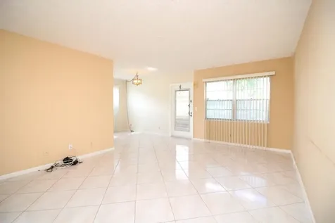 434 Fanshaw K Boca Raton FL 33434
