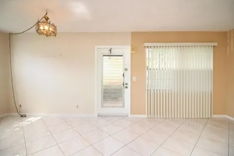 434 Fanshaw K Boca Raton FL 33434
