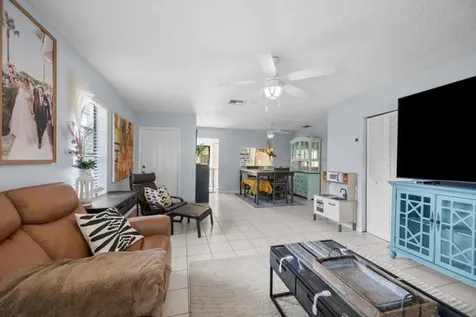 197 SE 1st Circle Boynton Beach FL 33435