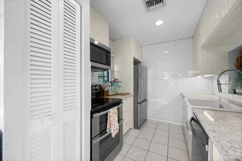 197 SE 1st Circle Boynton Beach FL 33435