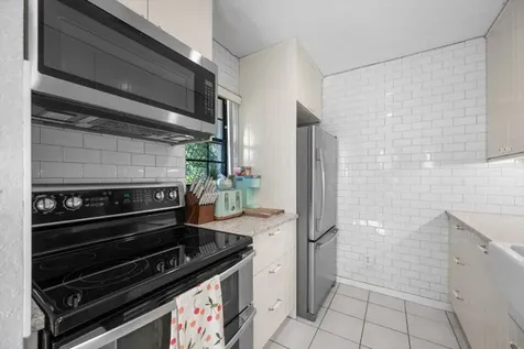 197 SE 1st Circle Boynton Beach FL 33435