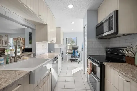 197 SE 1st Circle Boynton Beach FL 33435