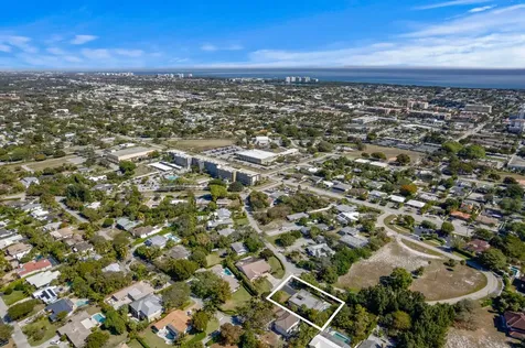 486 NW 1st Street Boca Raton FL 33432