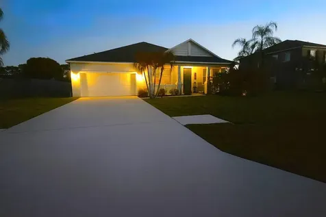 5915 Nw Brianna Court Port Saint Lucie FL 34986