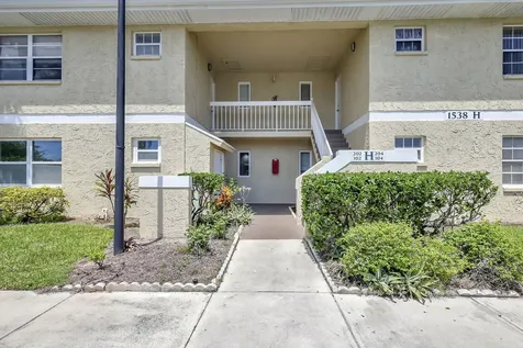1538 Se Royal Green Circle Port Saint Lucie FL 34952
