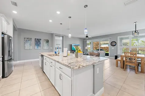10167 Sw Indian Lilac Trail Port Saint Lucie FL 34987