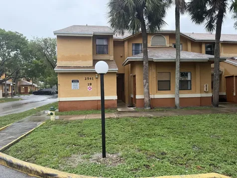 2541 Nw 56th Avenue Lauderhill FL 33313