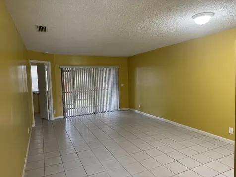 2541 Nw 56th Avenue Lauderhill FL 33313