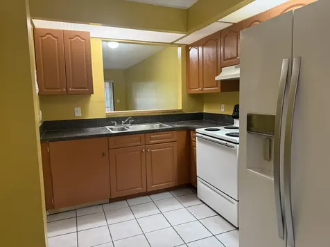 2541 Nw 56th Avenue Lauderhill FL 33313