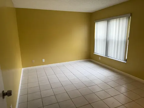 2541 Nw 56th Avenue Lauderhill FL 33313