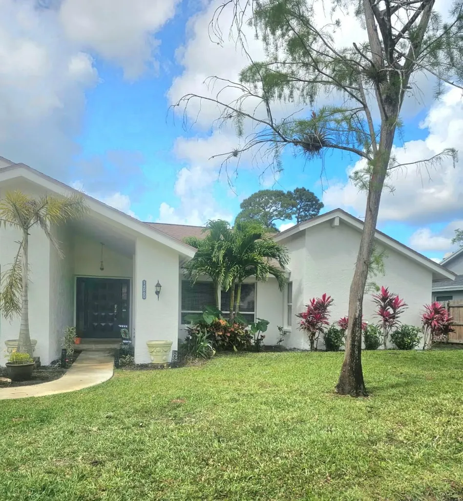 14060 Greentree Drive Wellington FL 33414