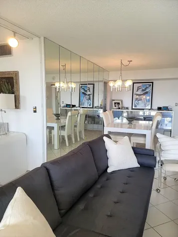 2000 Presidential Way West Palm Beach FL 33401