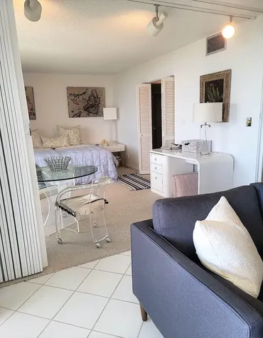 2000 Presidential Way West Palm Beach FL 33401