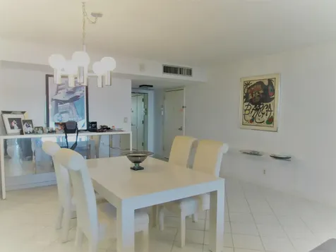 2000 Presidential Way West Palm Beach FL 33401
