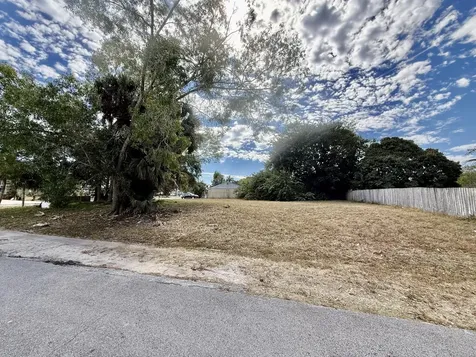 401 SW Tulip Boulevard Port Saint Lucie FL 34953