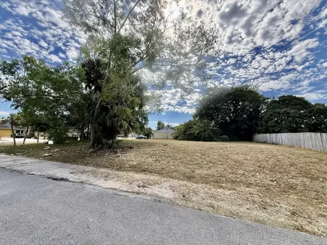 401 SW Tulip Boulevard Port Saint Lucie FL 34953