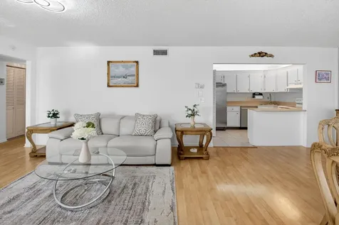 321 Knotty Pine Circle Greenacres FL 33463