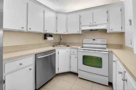 321 Knotty Pine Circle Greenacres FL 33463