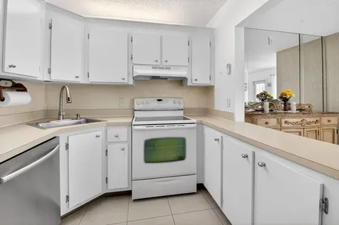 321 Knotty Pine Circle Greenacres FL 33463
