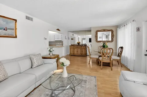 321 Knotty Pine Circle Greenacres FL 33463