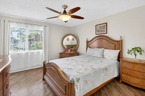 321 Knotty Pine Circle Greenacres FL 33463