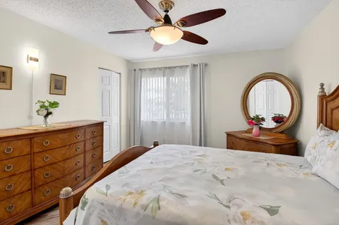 321 Knotty Pine Circle Greenacres FL 33463