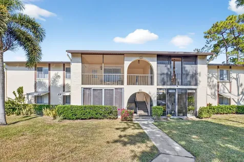 321 Knotty Pine Circle Greenacres FL 33463