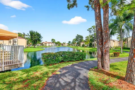 321 Knotty Pine Circle Greenacres FL 33463