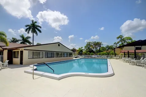 321 Knotty Pine Circle Greenacres FL 33463