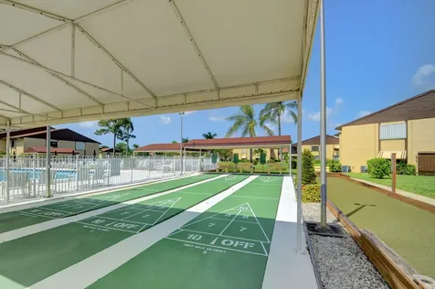 321 Knotty Pine Circle Greenacres FL 33463