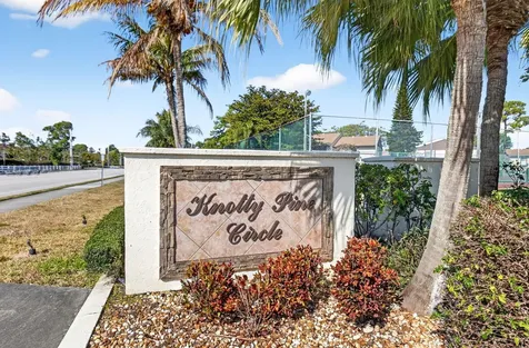 321 Knotty Pine Circle Greenacres FL 33463