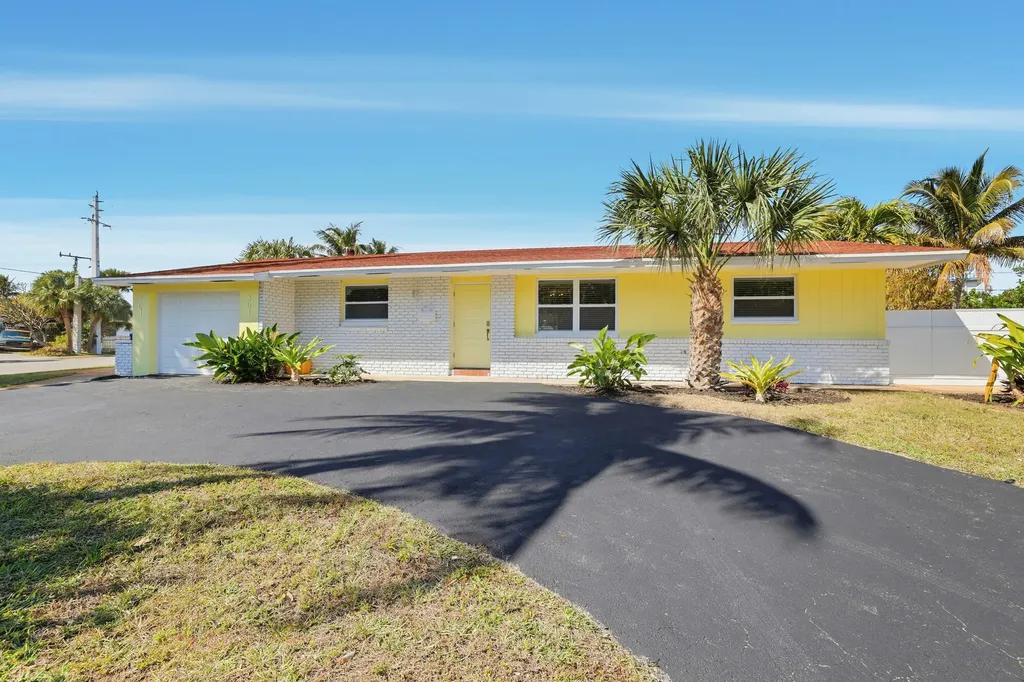 301 Wilma Circle Riviera Beach FL 33404