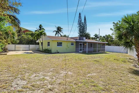 301 Wilma Circle Riviera Beach FL 33404