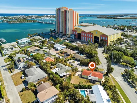 301 Wilma Circle Riviera Beach FL 33404