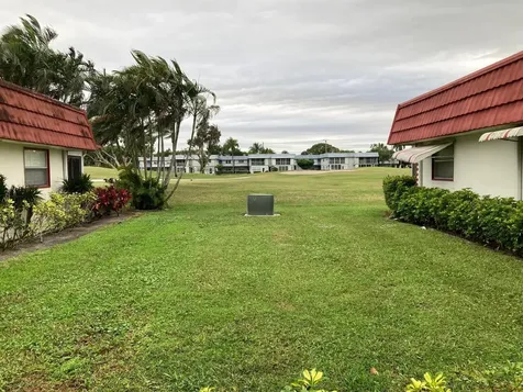 221 Waterford J Delray Beach FL 33446