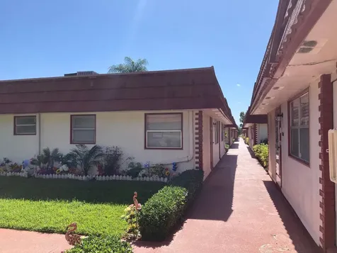 221 Waterford J Delray Beach FL 33446