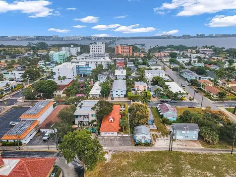 17 S Ocean Breeze Lake Worth Beach FL 33460