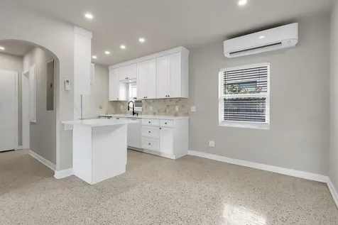 17 S Ocean Breeze Lake Worth Beach FL 33460