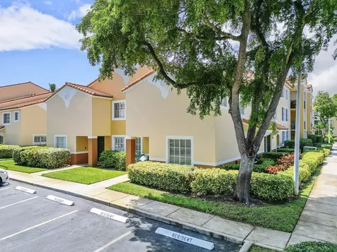 123 Yacht Club Way Hypoluxo FL 33462