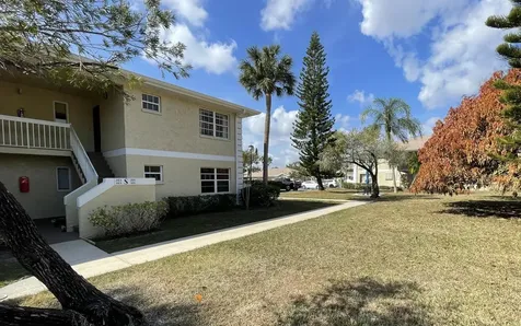 1560 SE Royal Green Circle Port Saint Lucie FL 34952