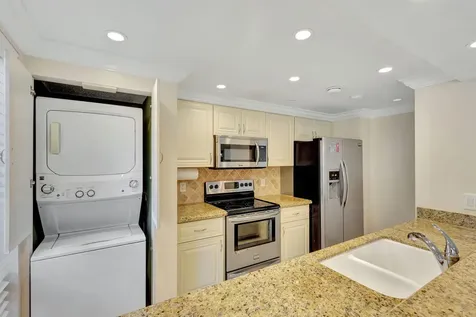 601 Brackenwood Cove Palm Beach Gardens FL 33418