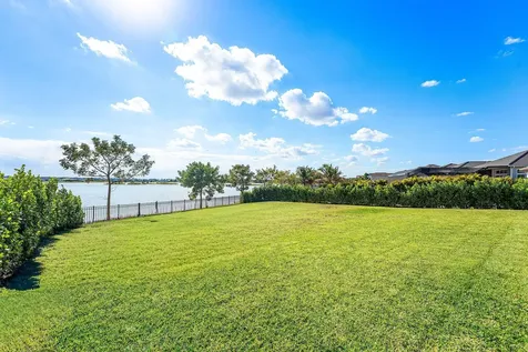 923 Hookline Circle The Acreage FL 33470