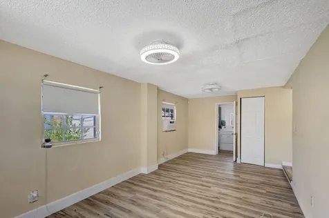 140 W 31st Court Riviera Beach FL 33404